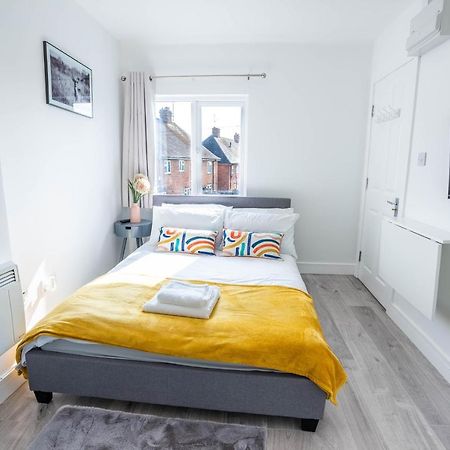 No 01 Small Studio Flat In Aylesbury Town Station Aylesbury (Buckinghamshire) Exterior foto