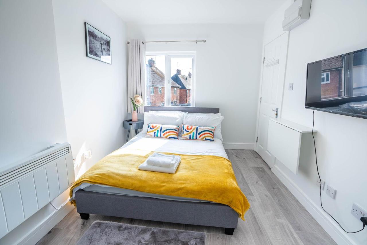 No 01 Small Studio Flat In Aylesbury Town Station Aylesbury (Buckinghamshire) Exterior foto